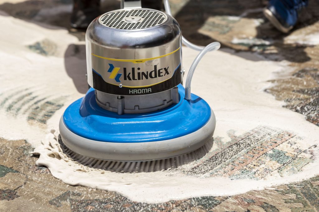 أفضل خدمات تنظيف في الرياض: مكاتب، مطابخ، ومساجد